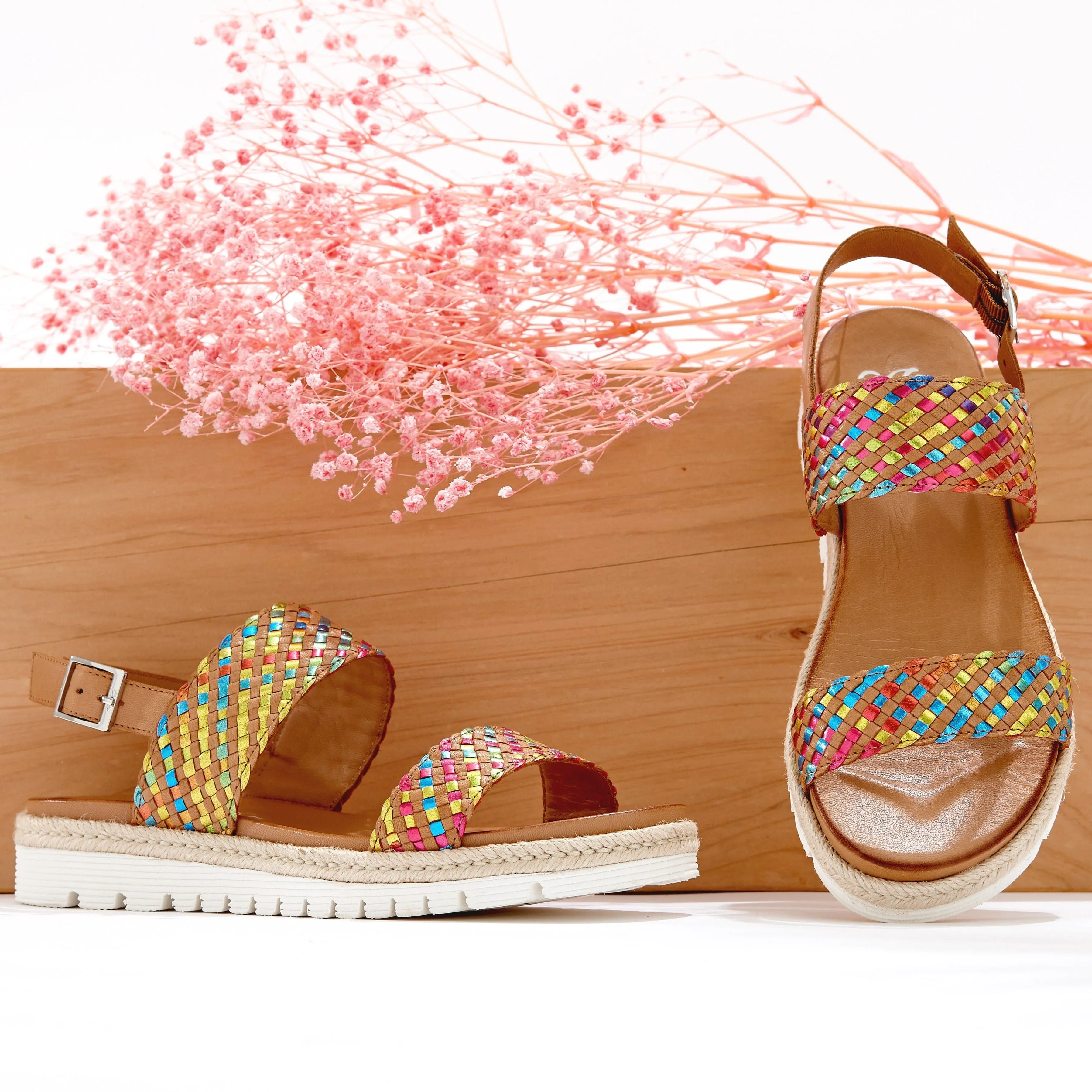 38101 Metallic Weave