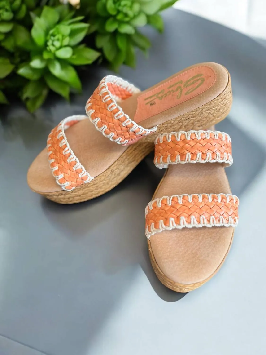Anette Sandals In Coral