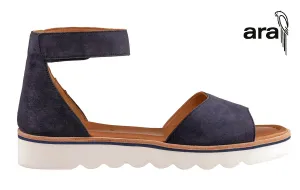 Ara Aisha Navy