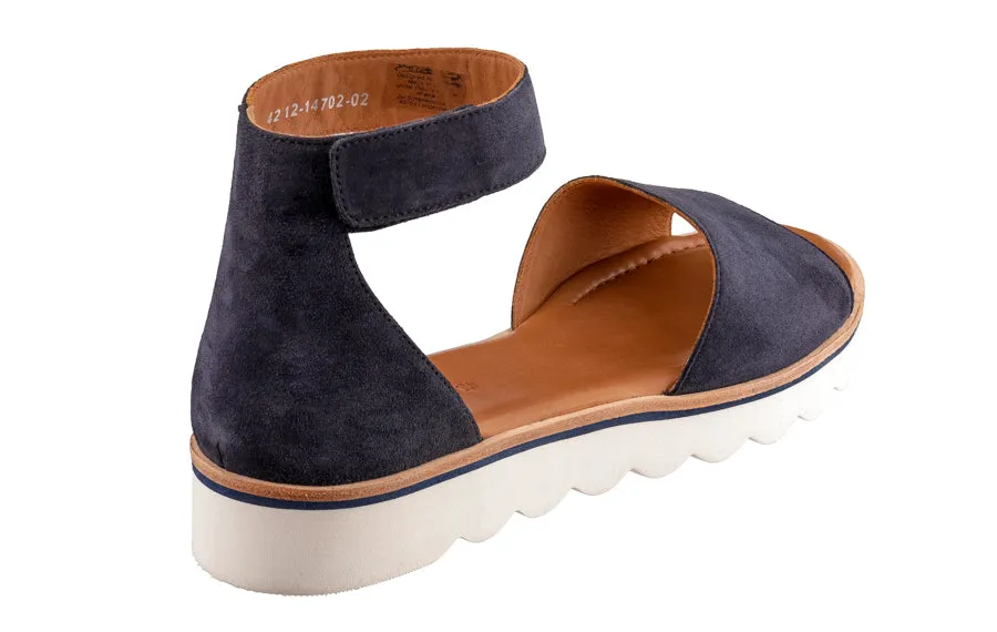 Ara Aisha Navy