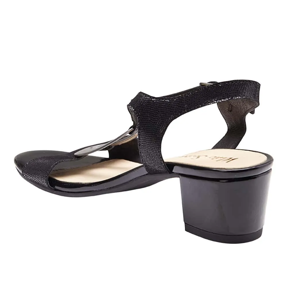 Eileen Heel in Black Leather