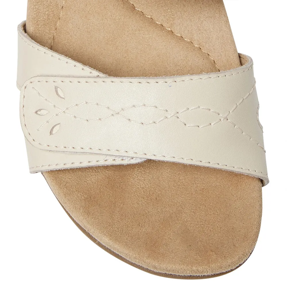 Fandango Sandal in Beige Leather