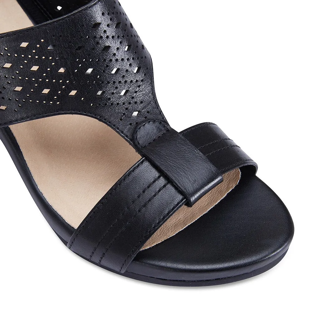 Fonda Heel in Black Leather