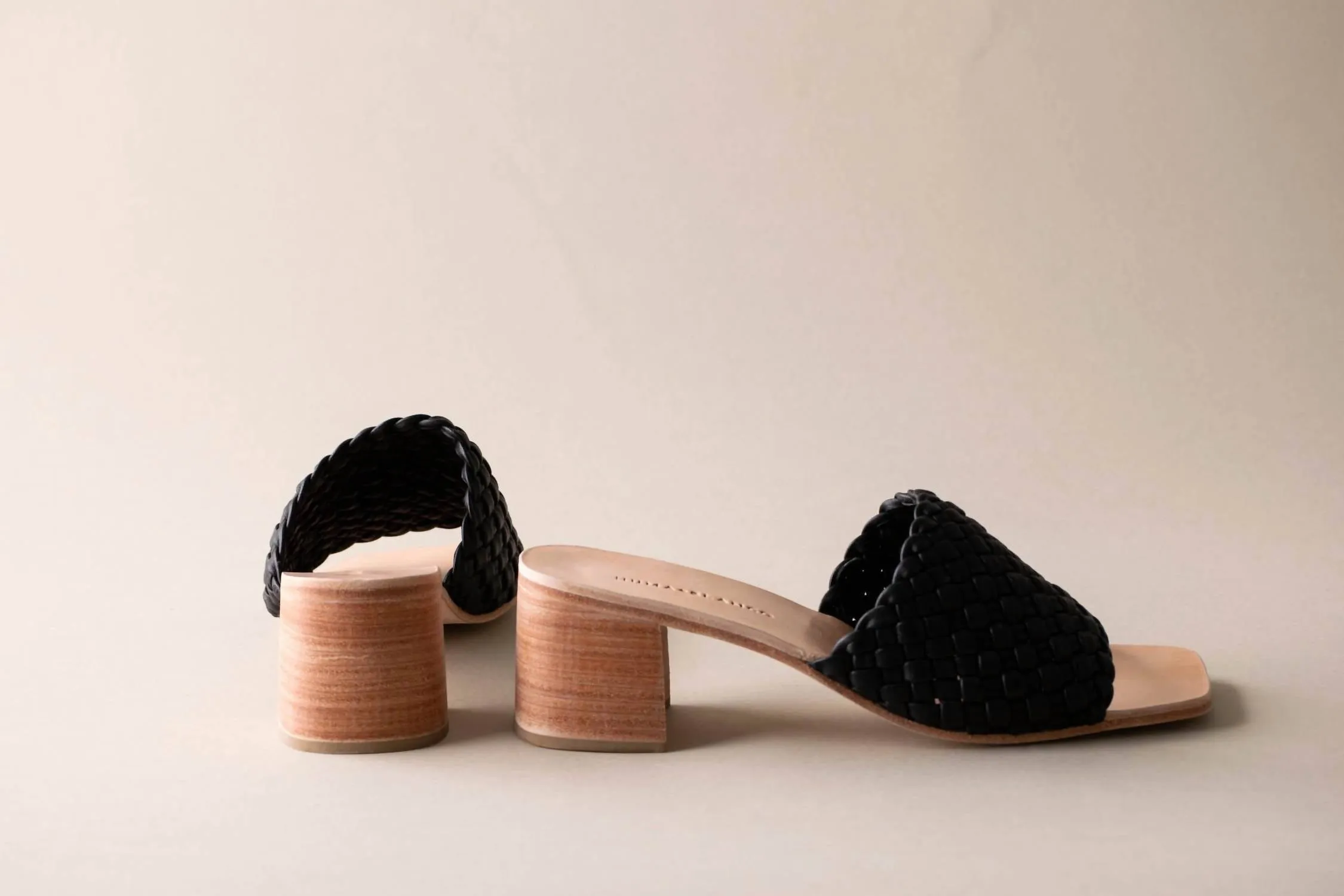Gia Sandals In Coal