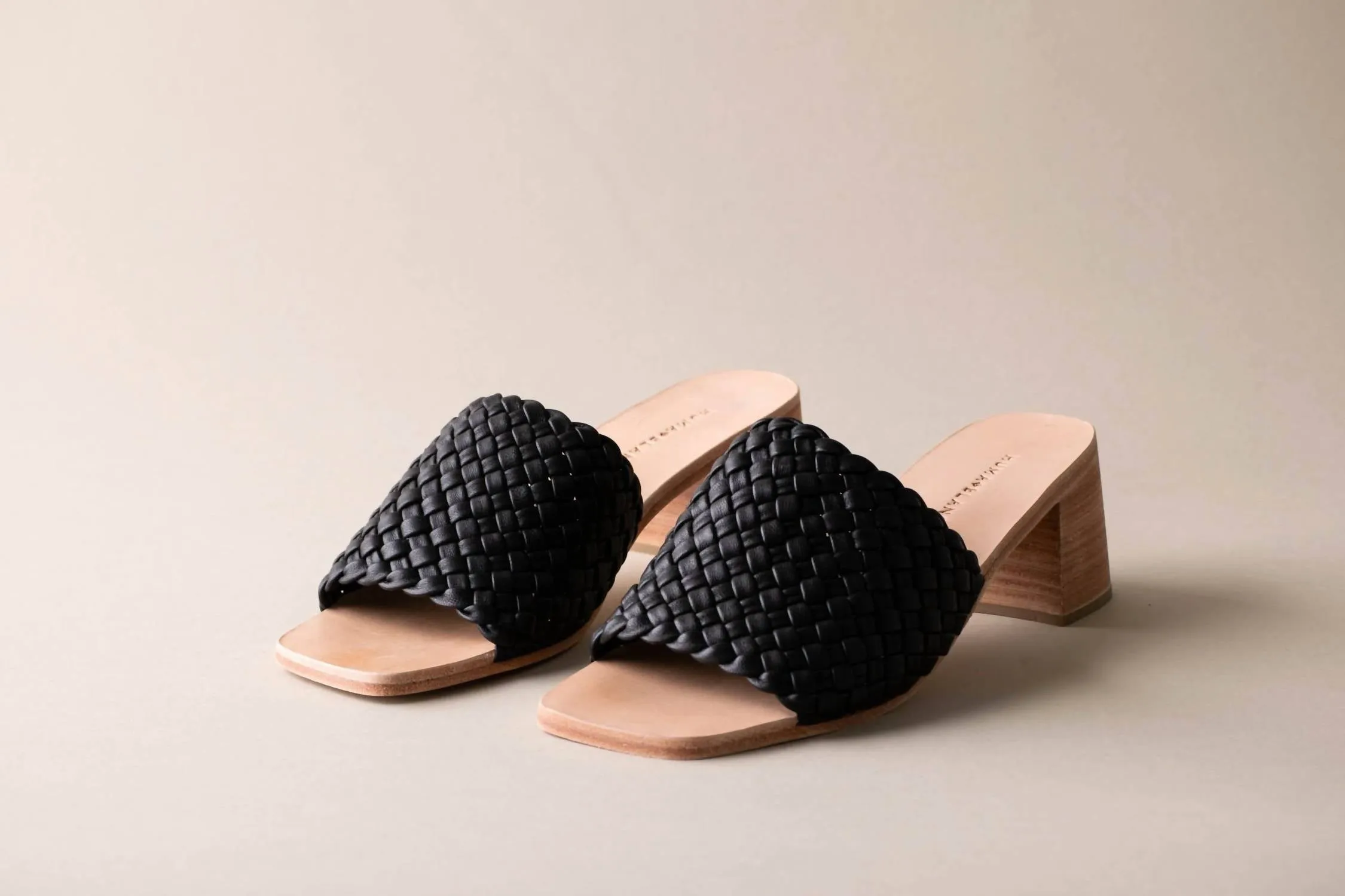 Gia Sandals In Coal