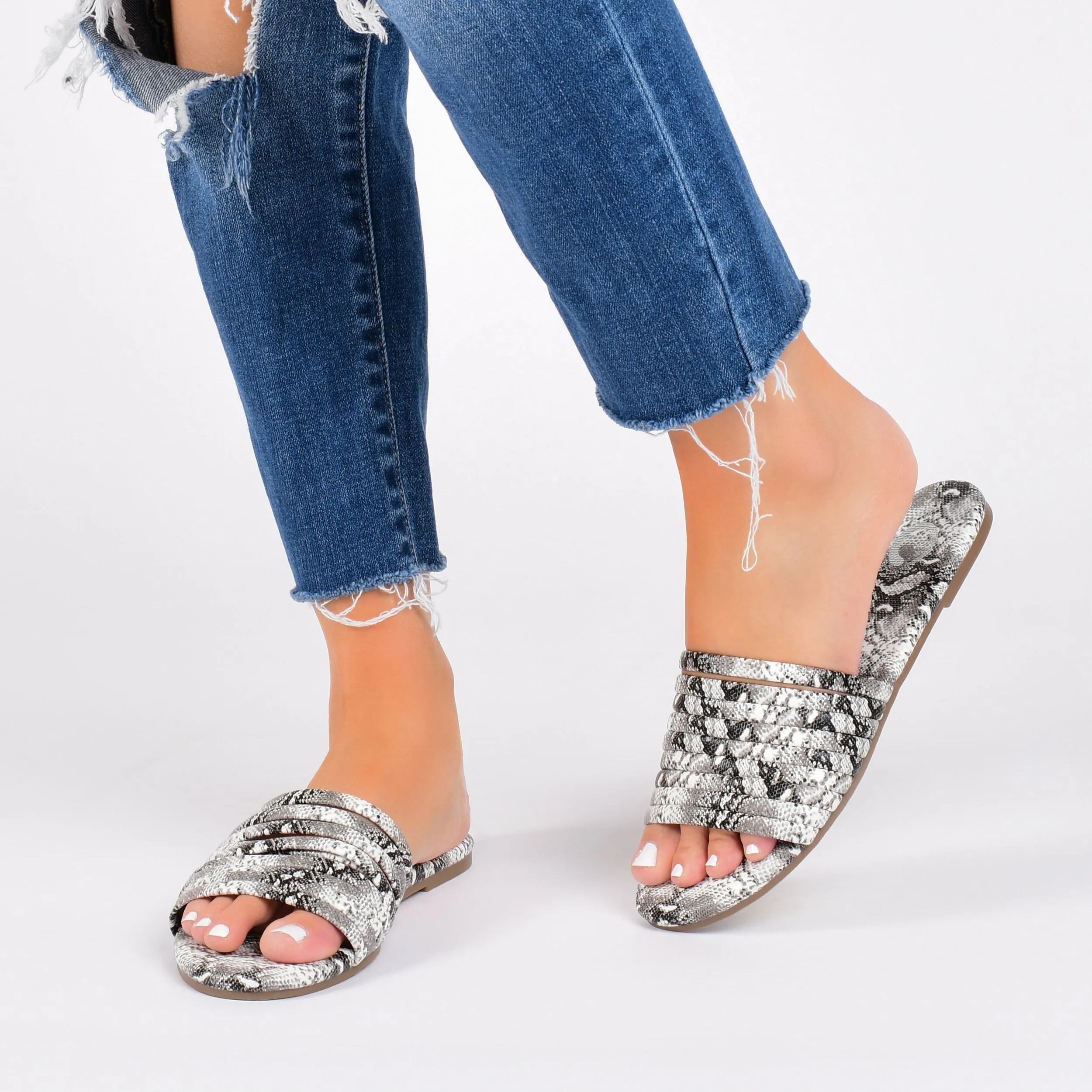 Journee Collection Women's Tru Comfort Foam Marisol Slide