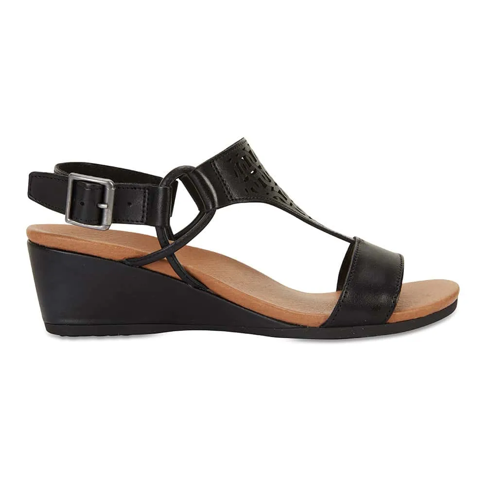 Magnet Heel in Black Leather