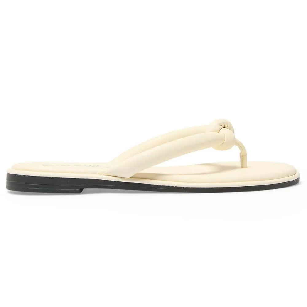 Maui Thongs in Bone Smooth
