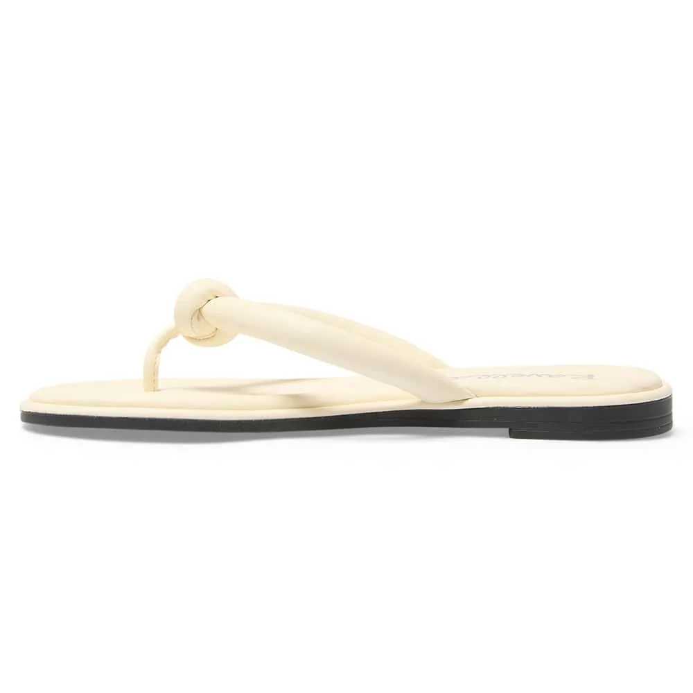 Maui Thongs in Bone Smooth