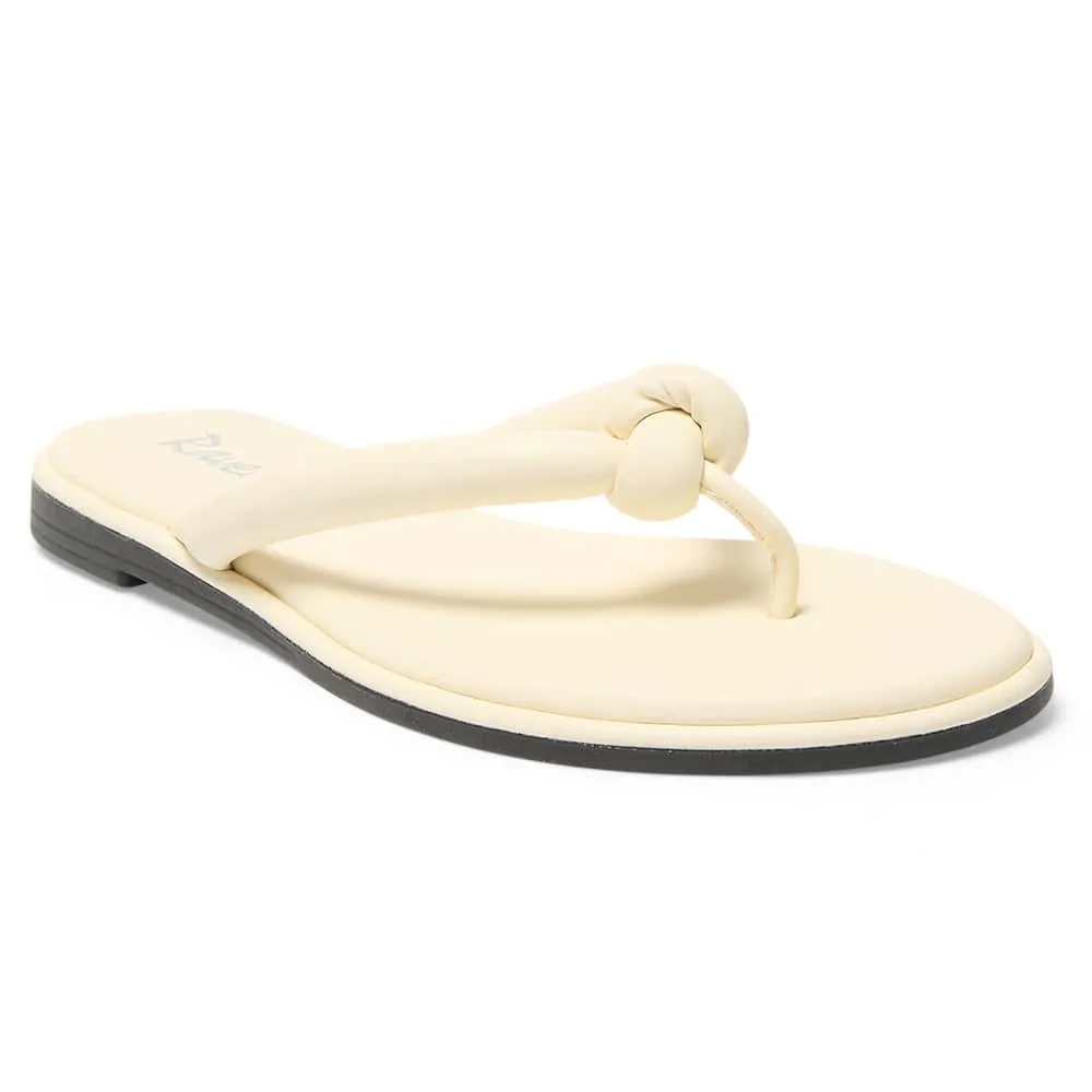 Maui Thongs in Bone Smooth
