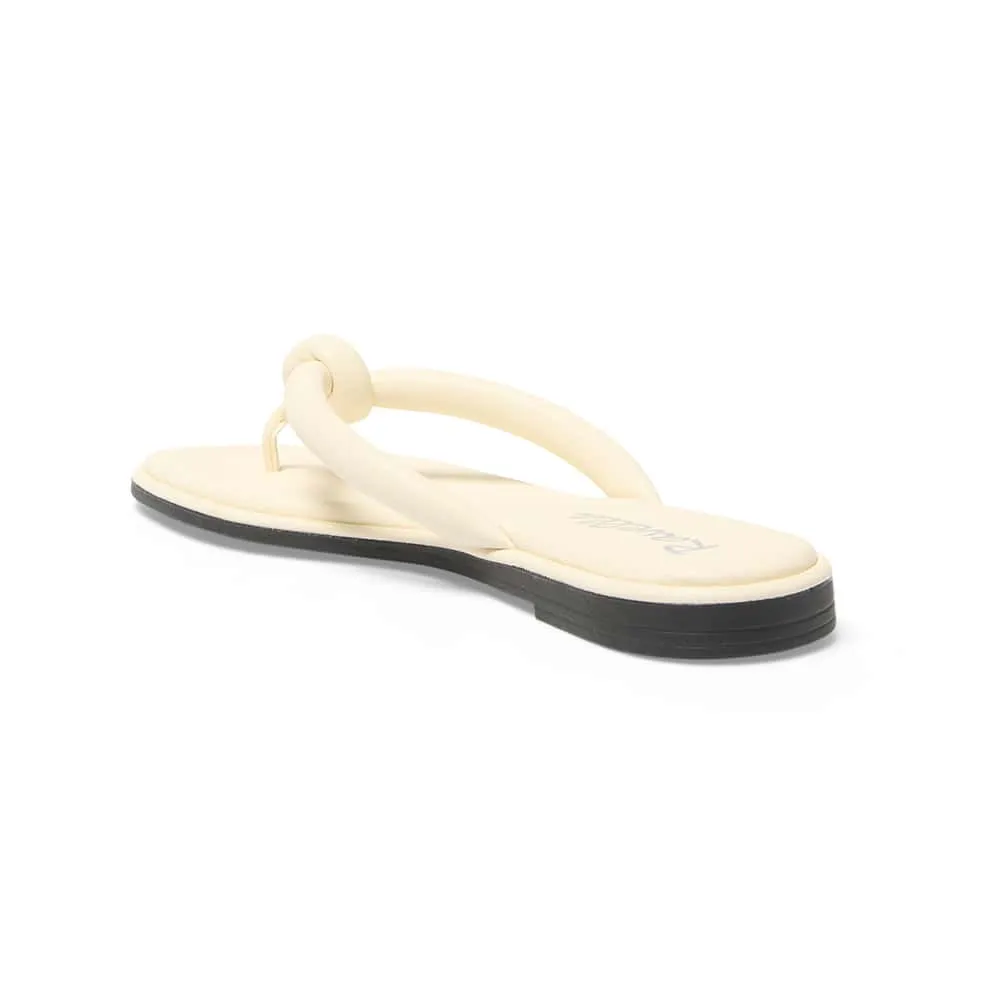 Maui Thongs in Bone Smooth