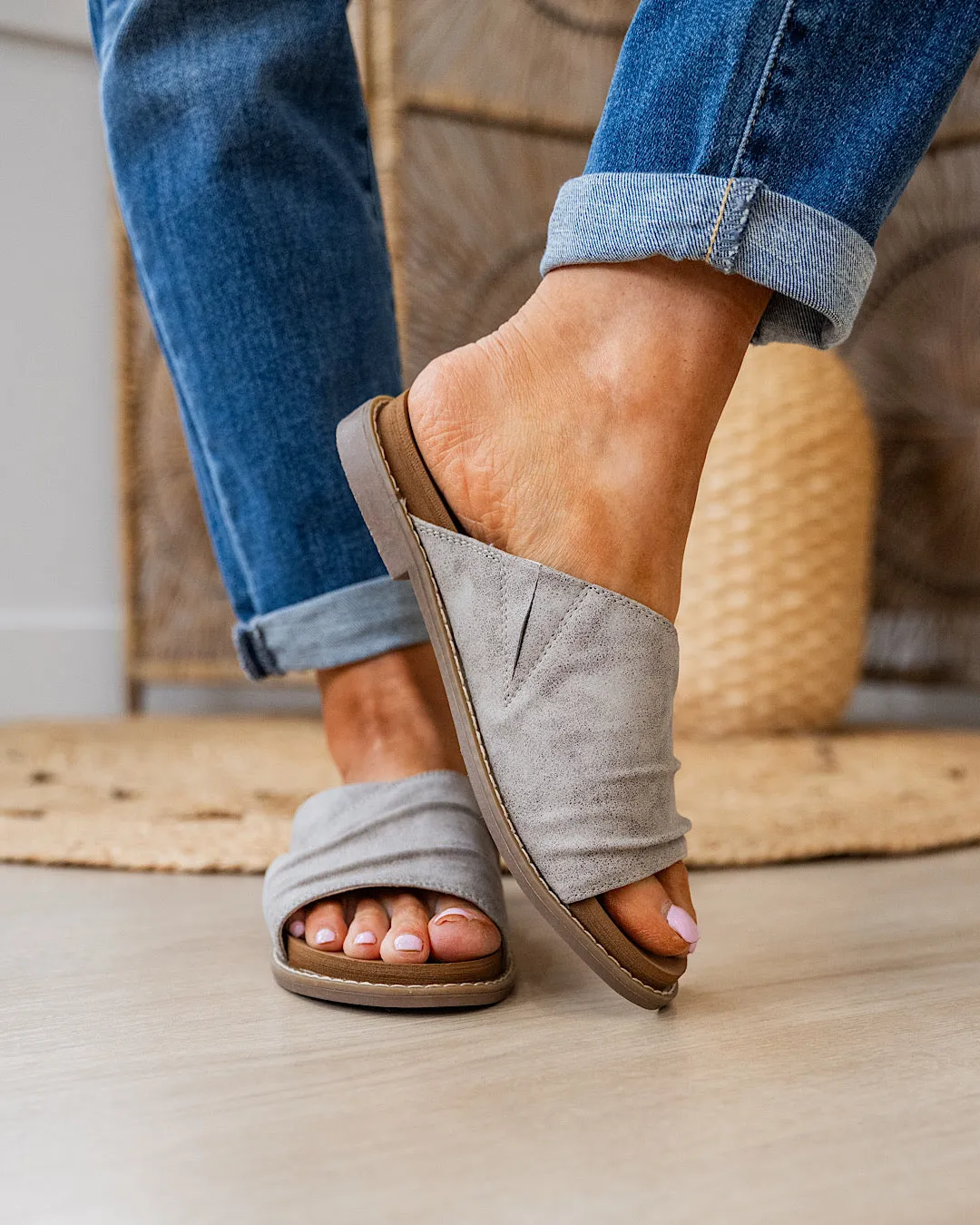 NEW! Very G Jolene 2 Sandals - Gray