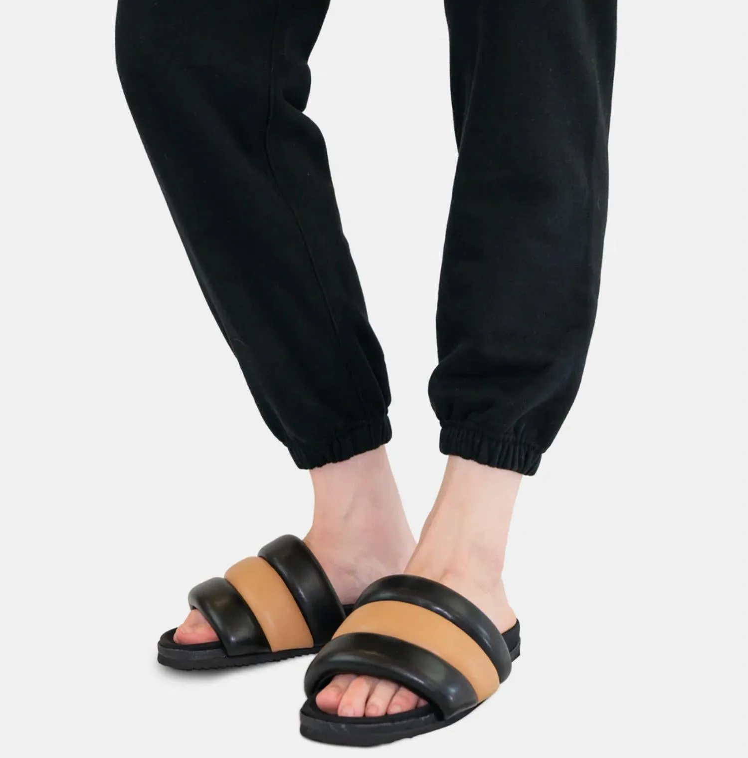 The Puffy Sliders In Black/tan