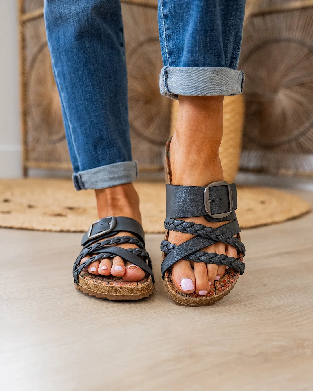 Very G Nora 3 Criss Cross Sandals - Black