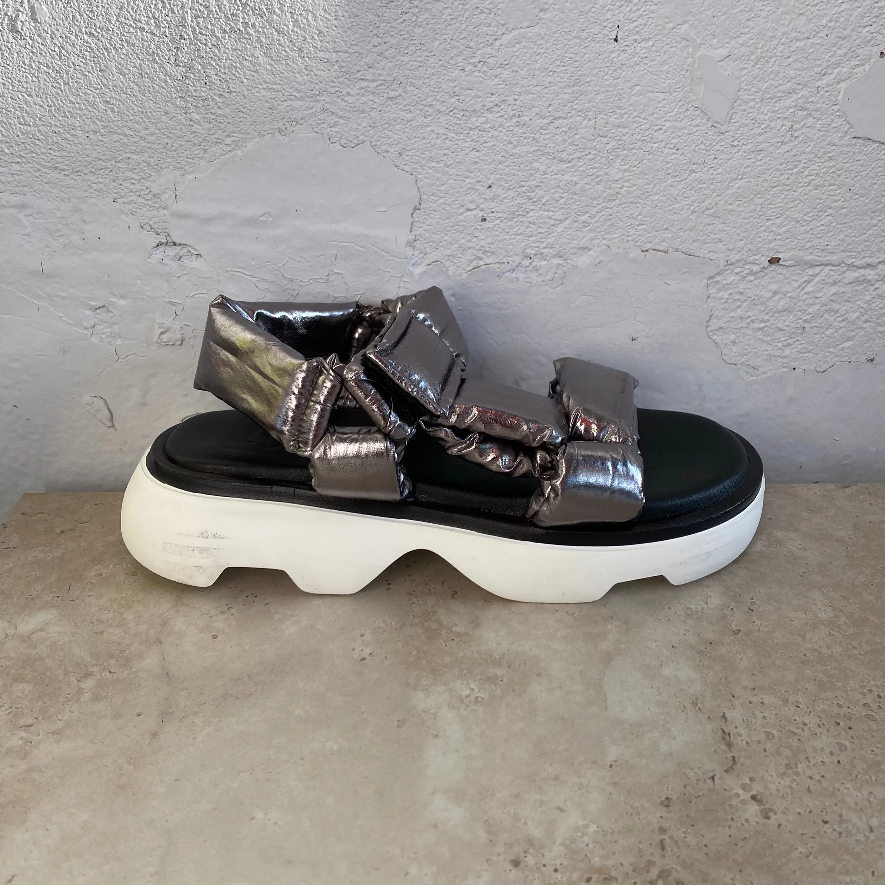 Wave 23726 Gunmetal - LAST PAIR size 38