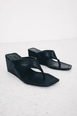 Women's Border Flip Flop In Black