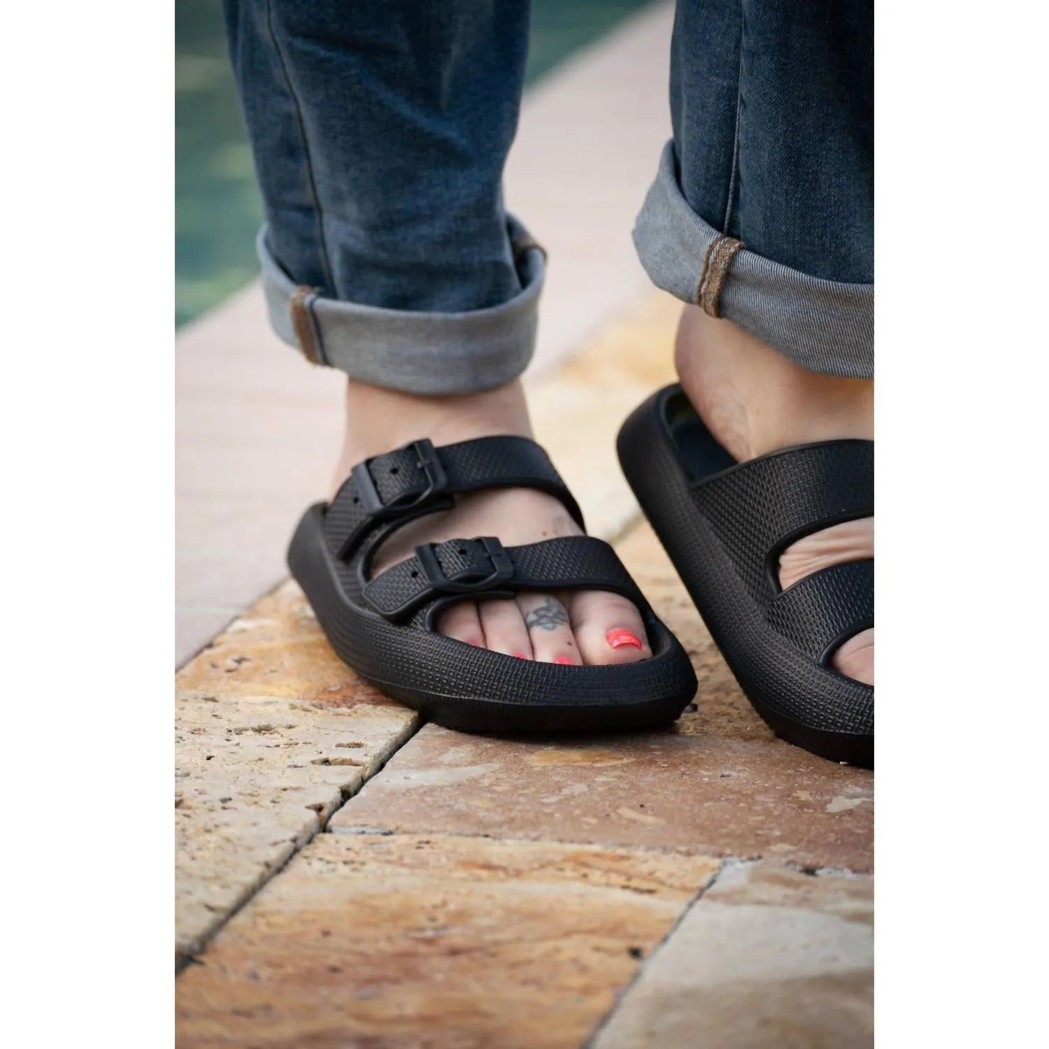 Women's Buckle Slides Sandal In Black