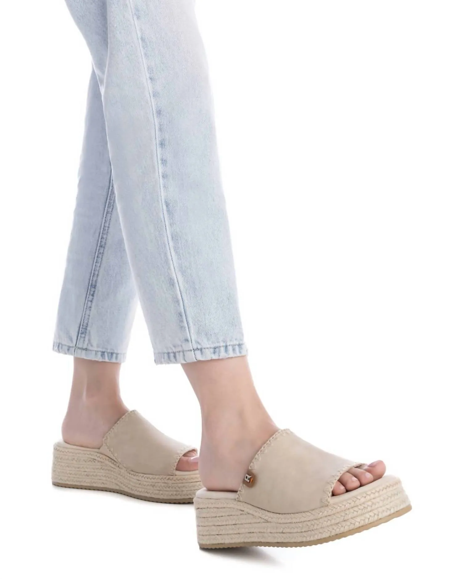 Women's Casual Sandals In Beige