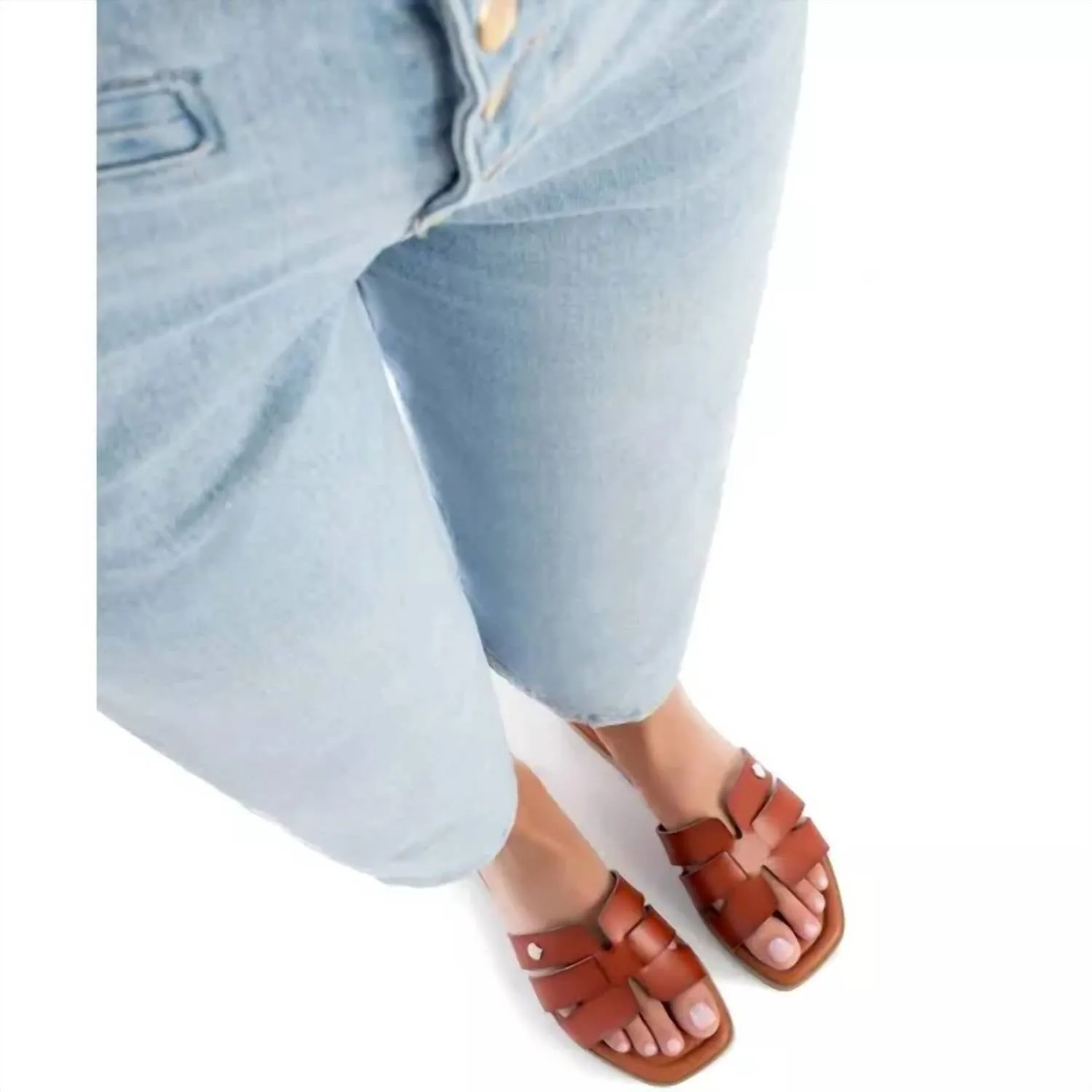 Women's Flat Sandals In Camel