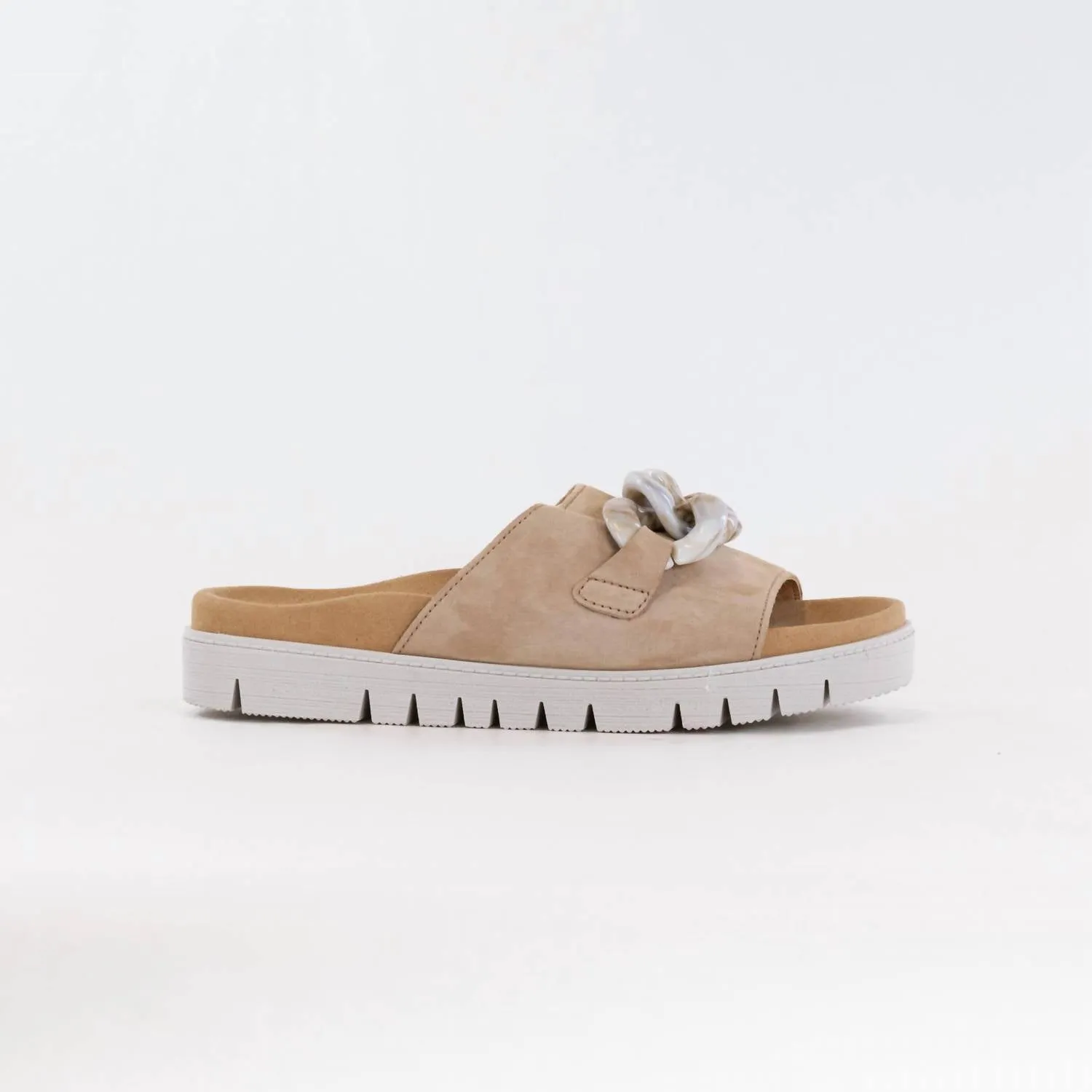 Women's Slip On Sandal In Caramel
