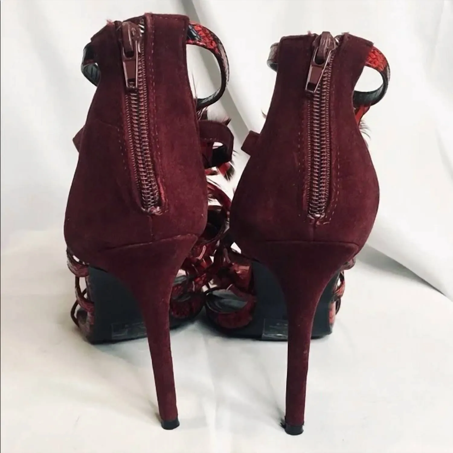 Women's Snake Skin Feather Sandal In Red