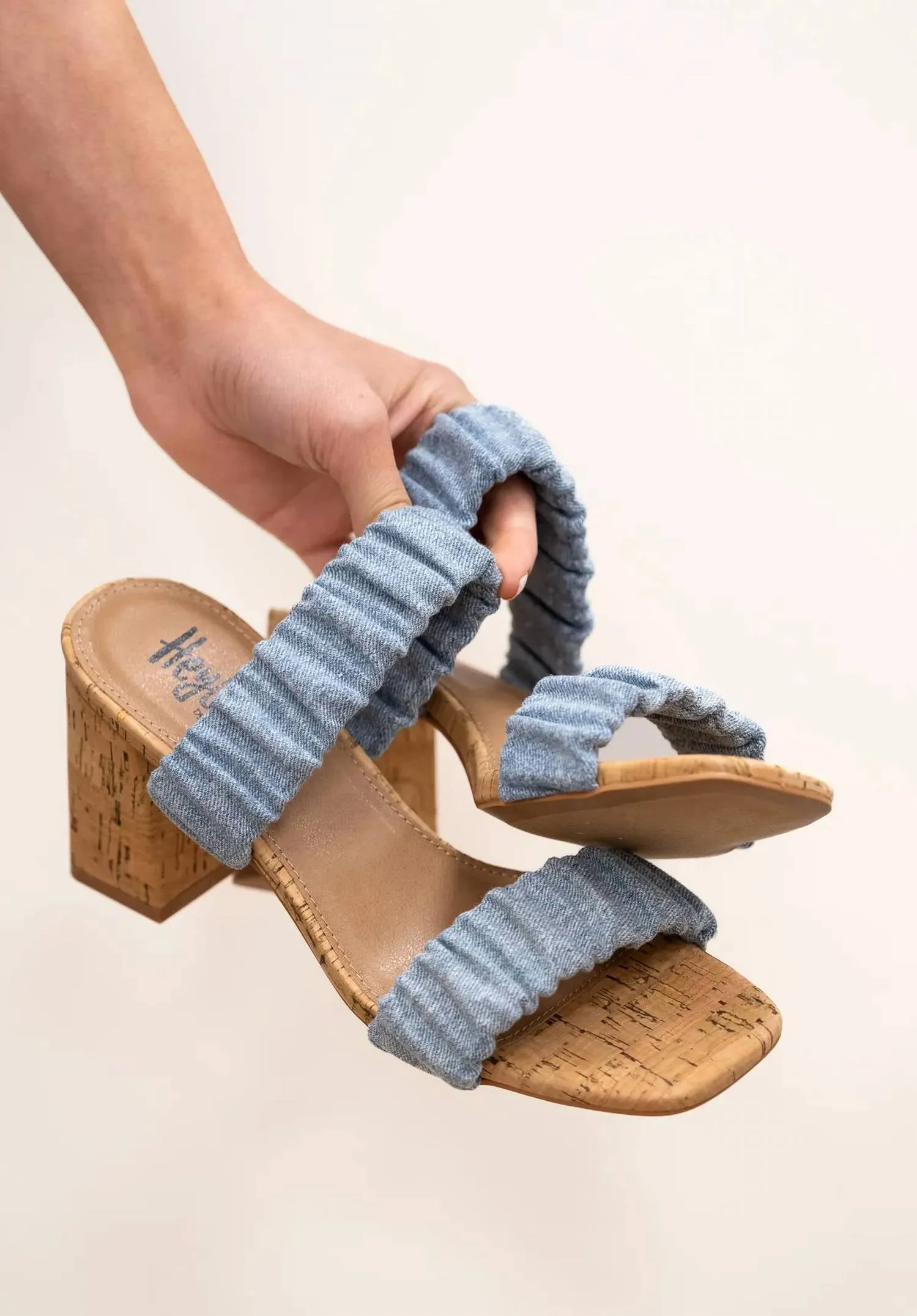 Women's Tropic Like It's Hot Rouched Strap Heel In Blue Denim